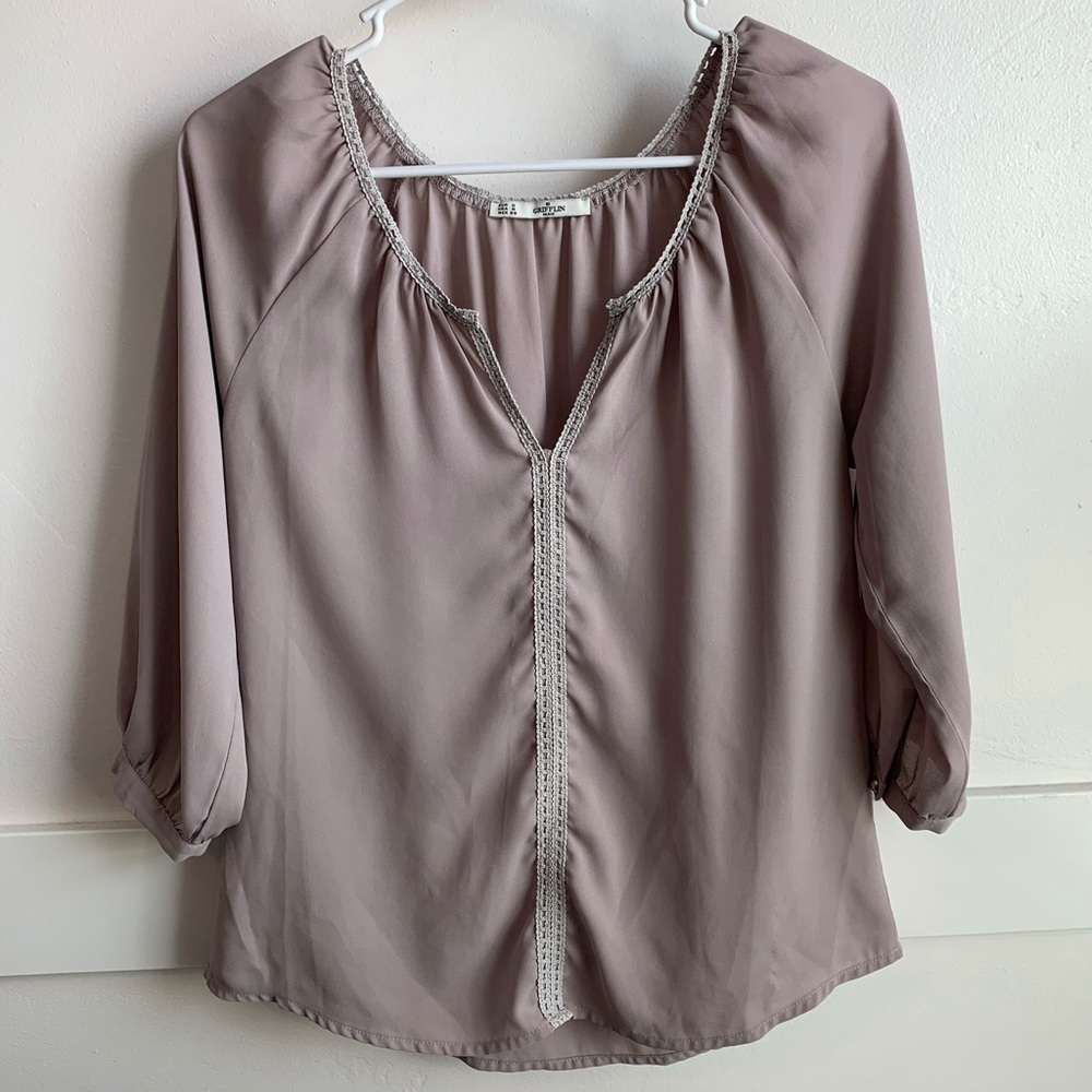 Grifflin Paris Mauve V-neck Quarter Sleeve Blouse